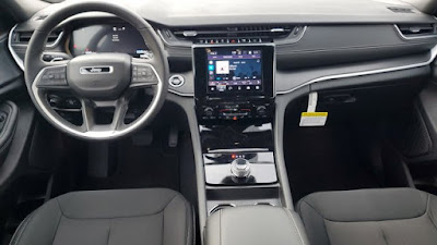 2025 Jeep Grand Cherokee Laredo X