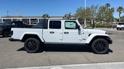 2025 Jeep Gladiator Nighthawk