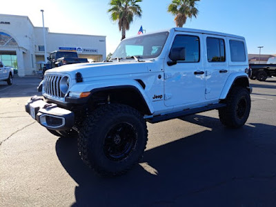 2025 Jeep Wrangler Sahara