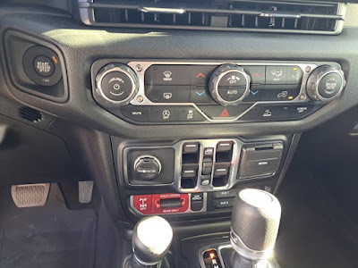 2025 Jeep Gladiator Willys