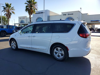 2018 Chrysler Pacifica Hybrid Touring L