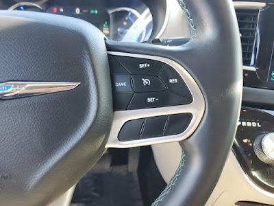 2018 Chrysler Pacifica Hybrid Touring L