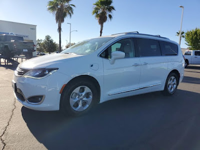2018 Chrysler Pacifica Hybrid Touring L