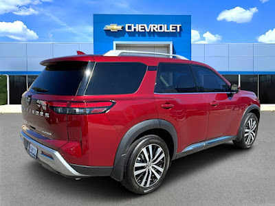 2023 Nissan Pathfinder Platinum