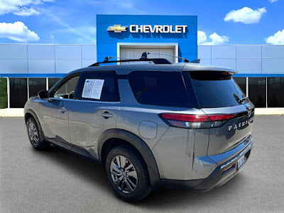 2023 Nissan Pathfinder SV