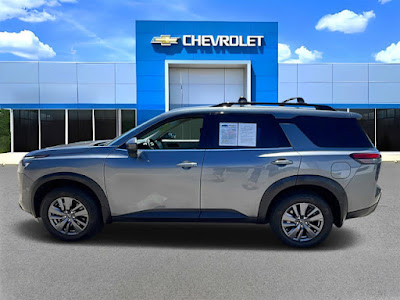 2023 Nissan Pathfinder SV