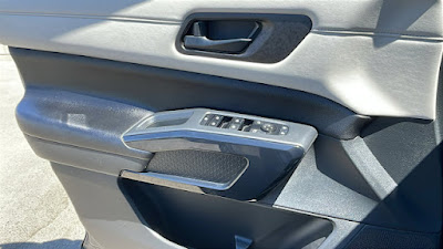 2023 Nissan Pathfinder SV