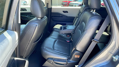 2023 Nissan Pathfinder SV