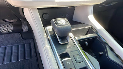 2023 Nissan Pathfinder SV
