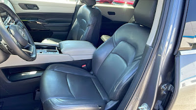 2023 Nissan Pathfinder SV