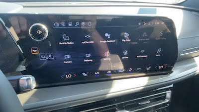 2026 Chevrolet Traverse FWD LT