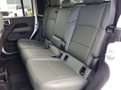 2025 Jeep Gladiator Mojave X