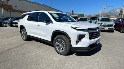 2026 Chevrolet Traverse FWD LT