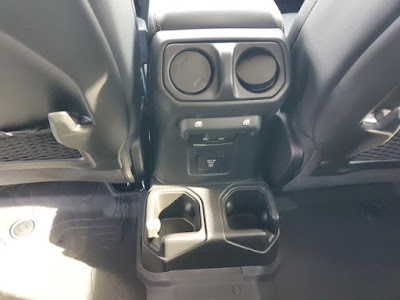 2025 Jeep Gladiator High Tide