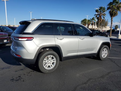 2025 Jeep Grand Cherokee Laredo