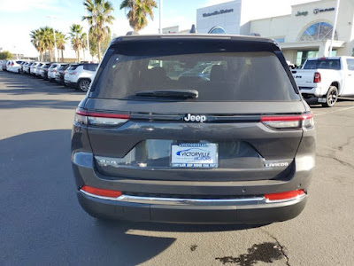 2025 Jeep Grand Cherokee Laredo