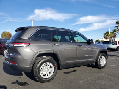 2025 Jeep Grand Cherokee Laredo