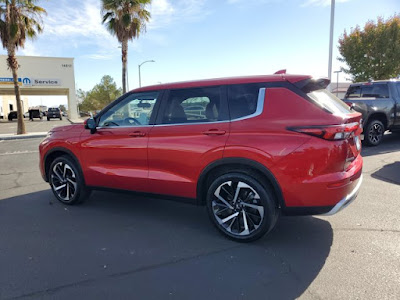 2024 Mitsubishi Outlander SE