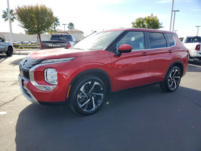 2024 Mitsubishi Outlander SE