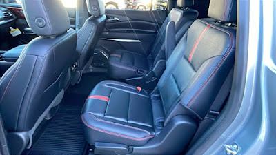 2025 Chevrolet Traverse AWD RS