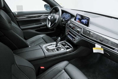 2017 BMW 7 Series 740i