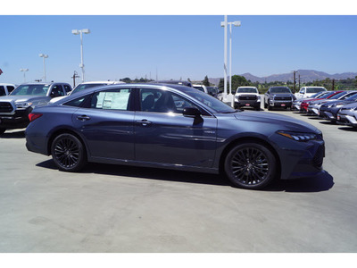 2019 Toyota Avalon Hybrid XSE