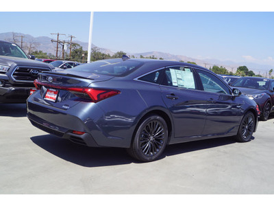 2019 Toyota Avalon Hybrid XSE