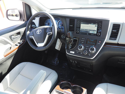 2019 Toyota Sienna Limited Premium 7 Passenger