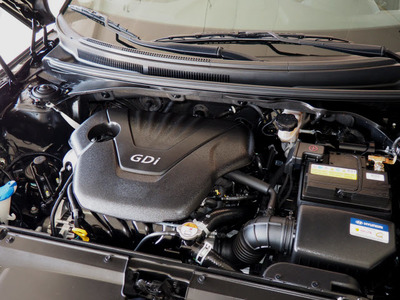 2016 Hyundai Veloster Base