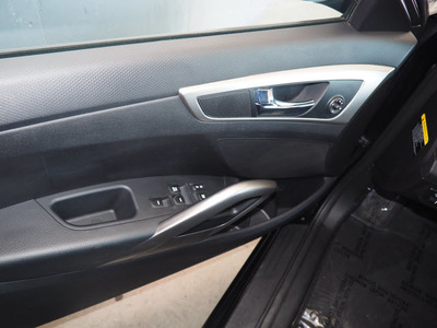 2016 Hyundai Veloster Base