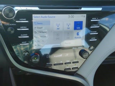 2020 Toyota Camry Hybrid SE