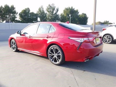 2020 Toyota Camry Hybrid SE