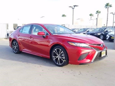 2020 Toyota Camry Hybrid SE