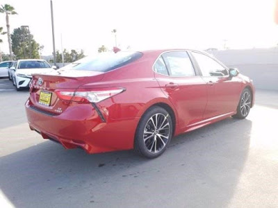 2020 Toyota Camry Hybrid SE