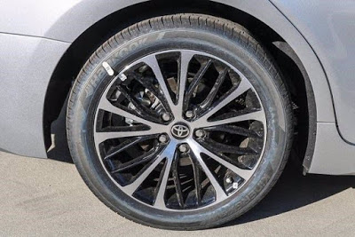 2020 Toyota Camry Hybrid SE