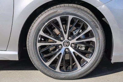 2020 Toyota Camry Hybrid SE