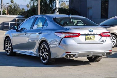 2020 Toyota Camry Hybrid SE