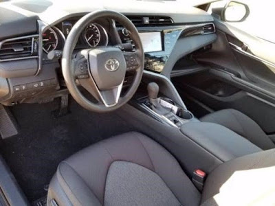 2020 Toyota Camry Hybrid LE