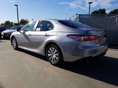 2020 Toyota Camry Hybrid LE