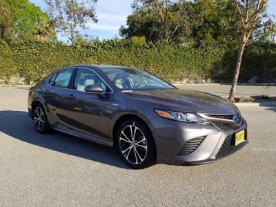 2020 Toyota Camry Hybrid SE