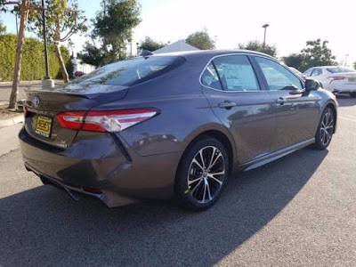 2020 Toyota Camry Hybrid SE